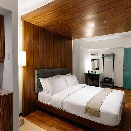 H Hotels - Metro North Uno Кесон Сити Екстериор снимка