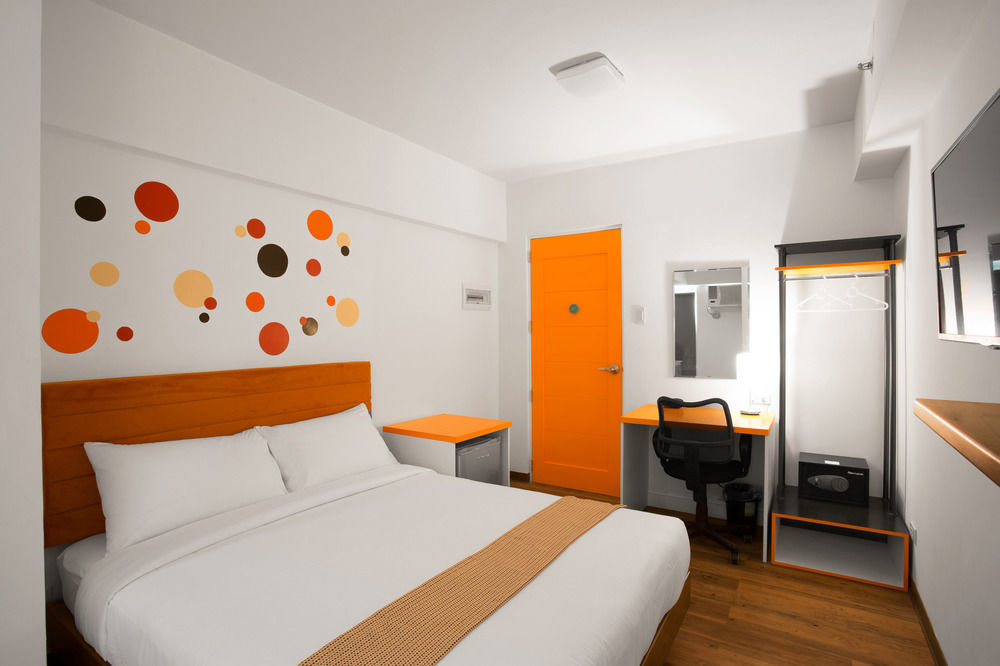 H Hotels - Metro North Uno Кесон Сити Екстериор снимка