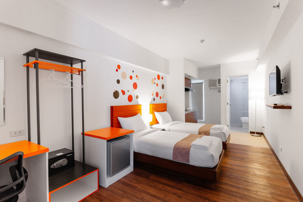 H Hotels - Metro North Uno Кесон Сити Екстериор снимка