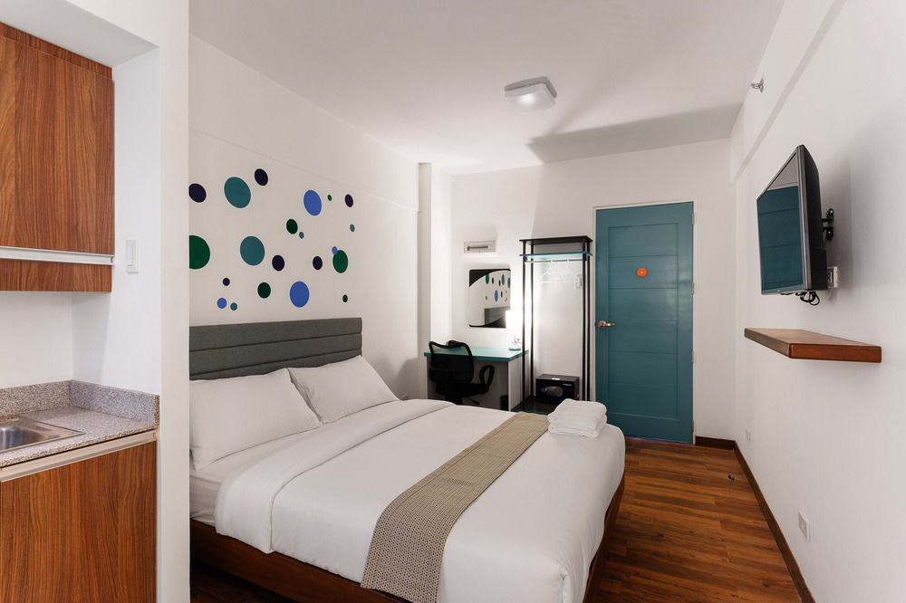 H Hotels - Metro North Uno Кесон Сити Екстериор снимка